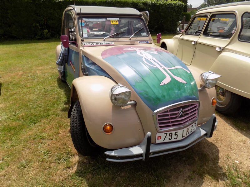 2-chevaux spéciale « Panthère rose » - Avant