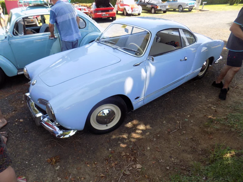 Voiture de marque inconnue
