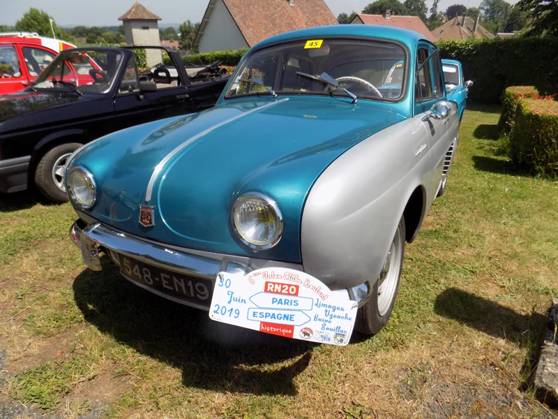 Renault Dauphine - Avant